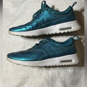 Nike Men's Teal and White Shoes